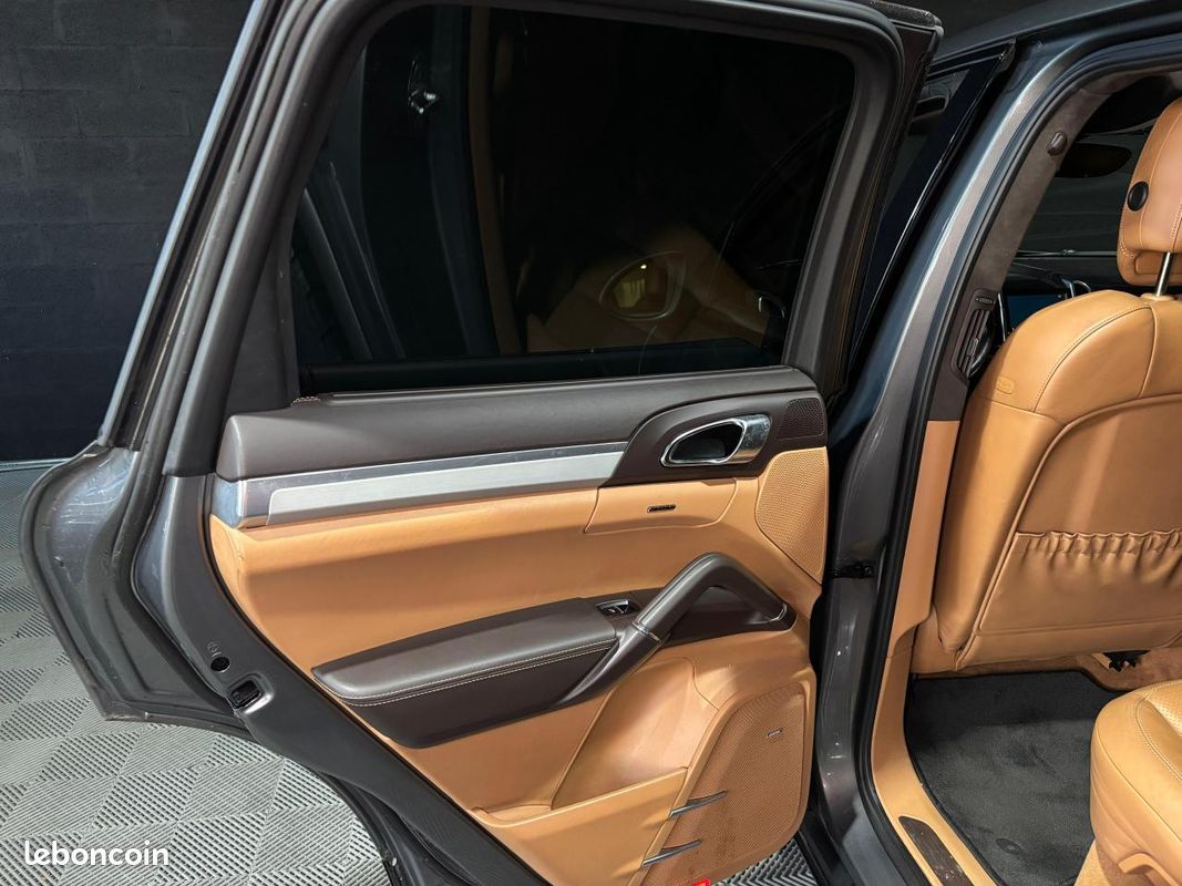 PORSCHE CAYENNE Turbo 4,8i V8 ? 500 ch ? 4 sièges chauffants ? Toit ouvrant (image 35)