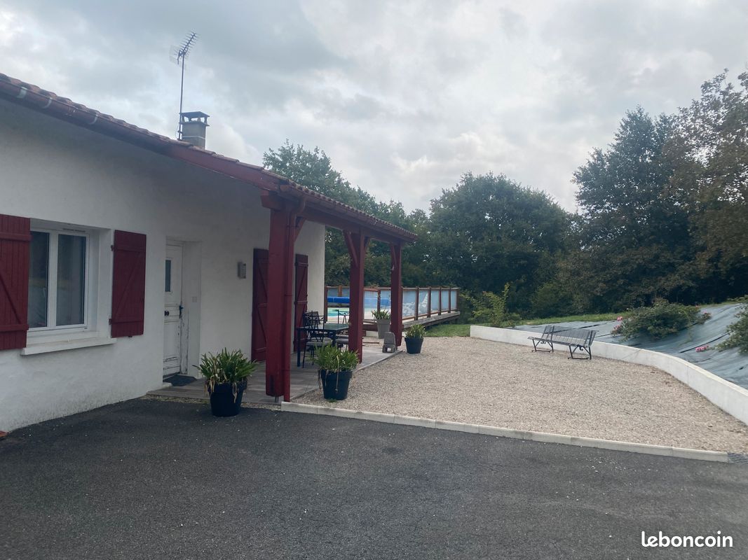 Maison 4 pièces 100 m² · à Urcuit · 100 m² · 1 900 €