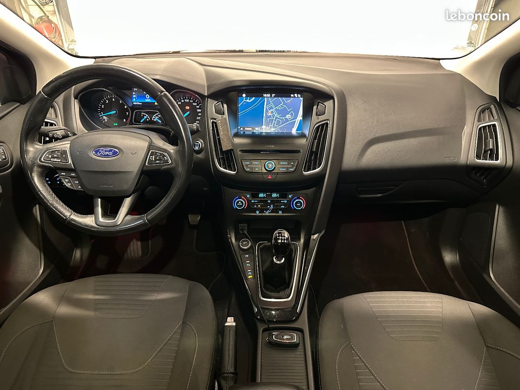 FORD FOCUS 1.0 EcoBoost 125ch Titanium (image 20)