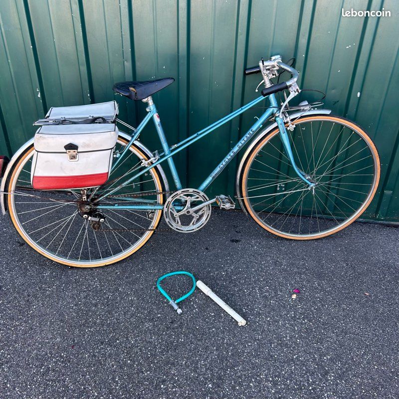 Vélo, ancien cycle gitane avec 2 sacoche (image 1)