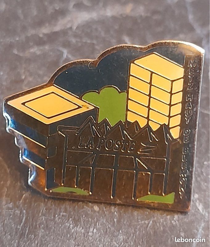 a PINS PIN ENAMEL LA POSTE PTT ASPTT PARIS ESCRIME