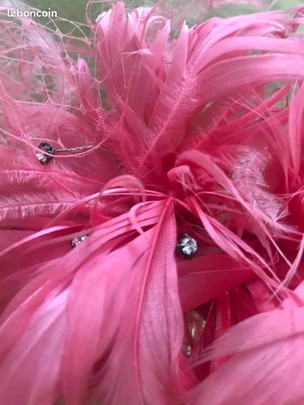 Barrette peigne fleur et plumes rose sombre (image 3)
