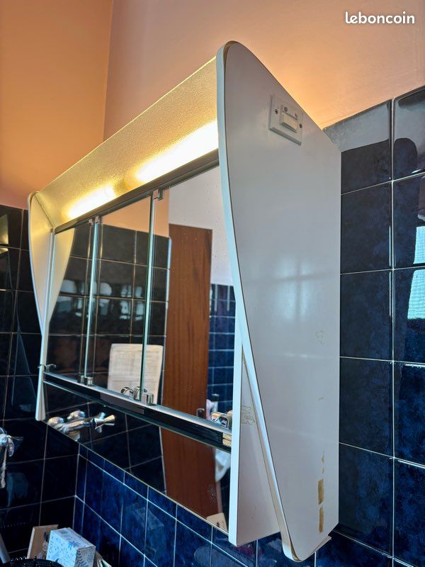 Armoire de toilette vintage années 70, triptyque miroir et lumière intégrée (image 5)