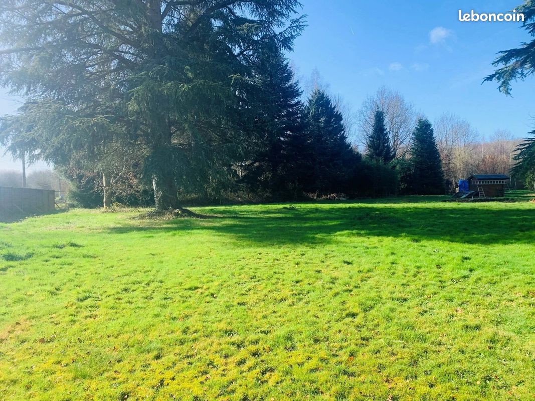 Terrain 1820 m² · à Dampierre-en-Yvelines · 1 820 m² · 299 600 €