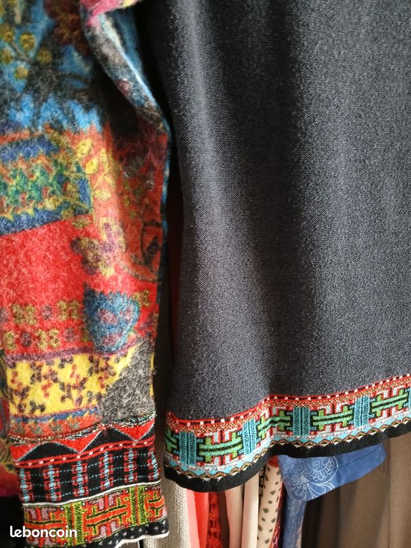 Pull coloré de marque (image 5)