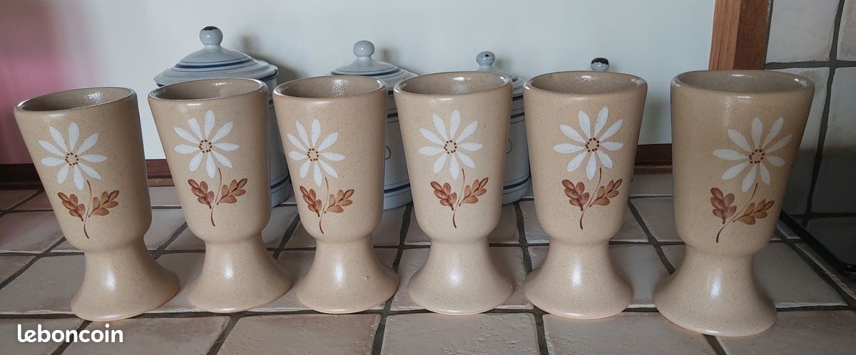 Lot de 6 mazagrans ou mugs en grès fleuri - Motif marguerite (image 1)