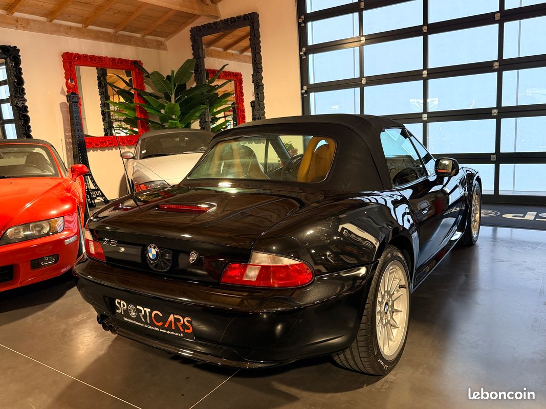 BMW Z3 2.2 6 Cylindres 170cv Phase 2 "INDIVIDUAL" Black-Sapphire / Sièges Sport Cuir Caramel 07/2002 SEULEMENT 60.000 km "ÉTAT NEUF" *LIVRAISON POSSIBLE (image 4)