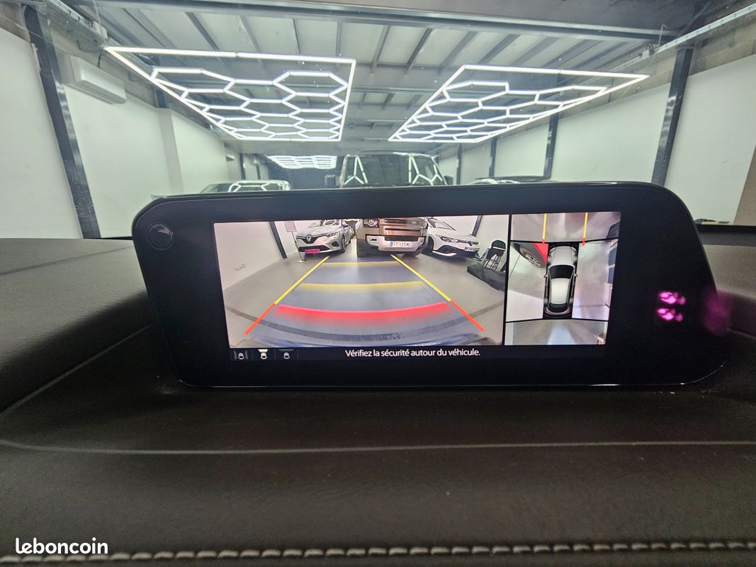 MAZDA CX-30 Exclusive 4x2 toit ouvrant / appel carPlay et Android auto / feux et essuis glace automatique / regulateur adaptatif / affichage tete auto / sièges et volant électrique chauffant (image 31)