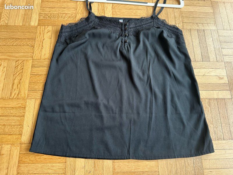 Haut noir T.36 (image 2)