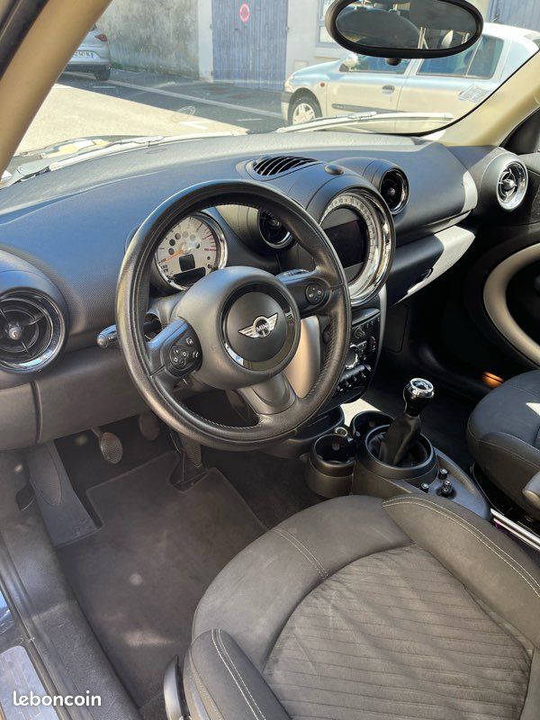 Mini country man (image 3)