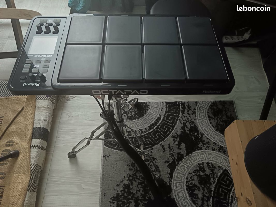 Vends OCTAPAD SPD-30 V2 BK Roland + Trépied + Mode d'emploi en français (image 2)