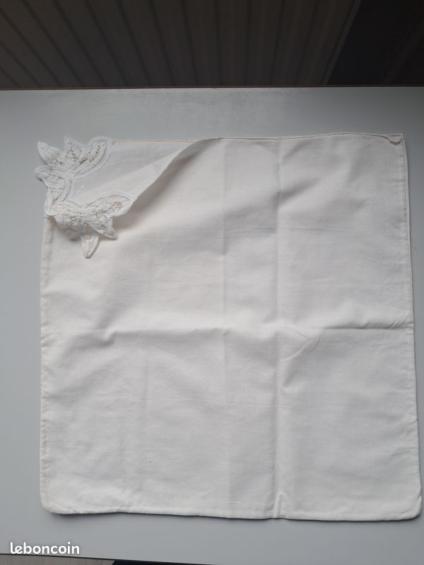 Nappe brodée écru 160x240cm 12 serviettes brodées (image 5)