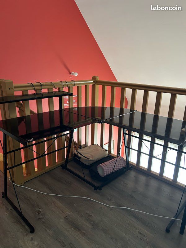 Bureau en verre (image 1)