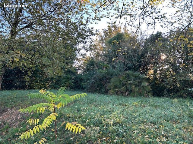 Terrain 899 m² Saint Sulpice Et Cameyrac · à Saint-Sulpice-Et-Cameyrac · 110 000 €