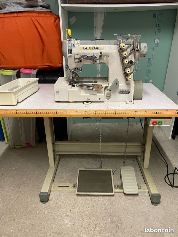 Machine à coudre (image 1)