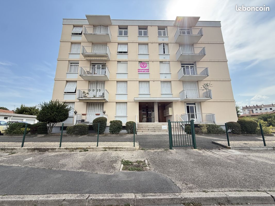Appartement 4 pièces 79 m² · à Roussillon · 79 m² · 130 000 €