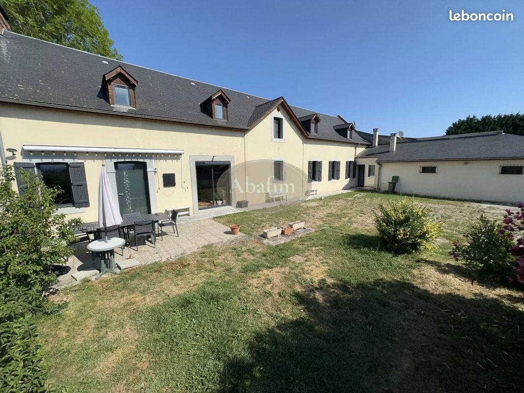 Maison 7 pièces 242 m² · à Oléac-Dessus · 242 m² · 322 000 €