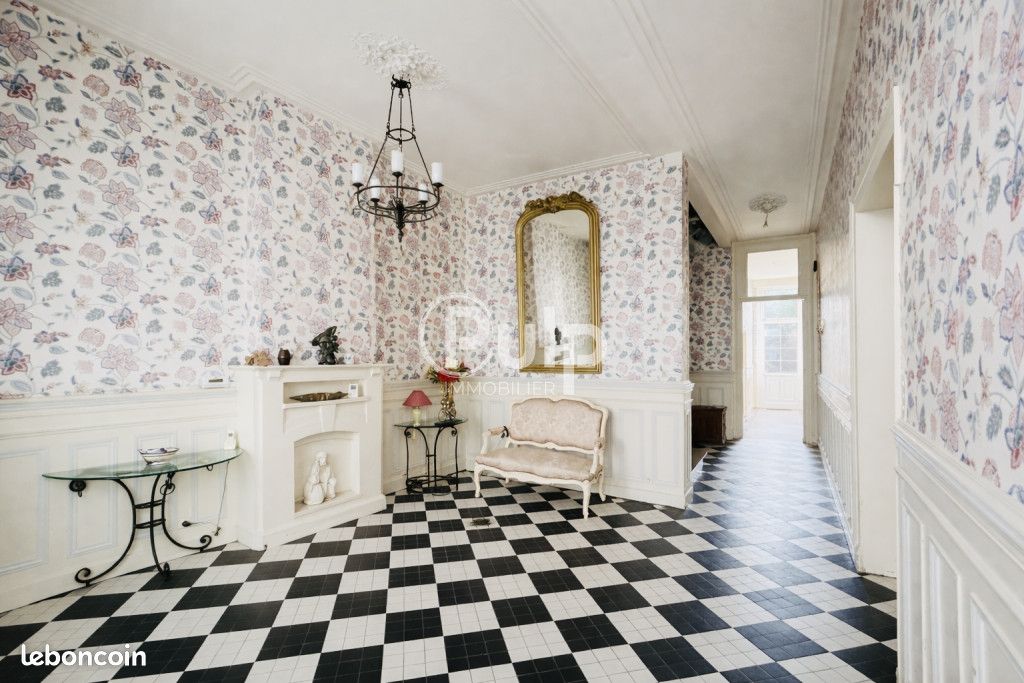 Maison 10 pièces 312 m² · à Douai · 312 m² · 332 000 €