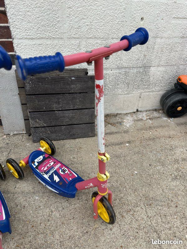 Lot de 2 trottinettes/patinettes Smoby Cars Flash McQueen (image 2)