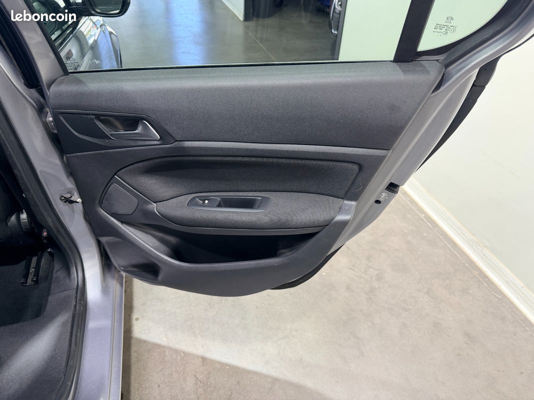 Peugeot 308 Style (image 11)