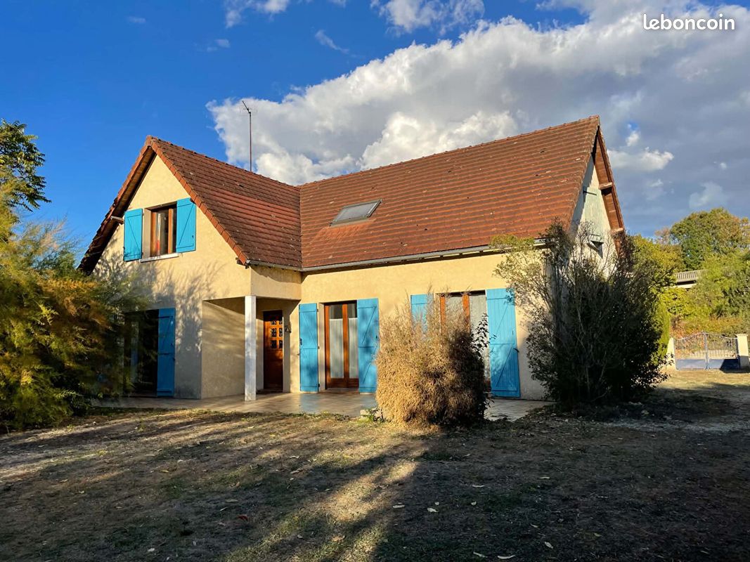 Maison 8 pièces 155 m² · à Champs-sur-Yonne · 155 m² · 255 000 €