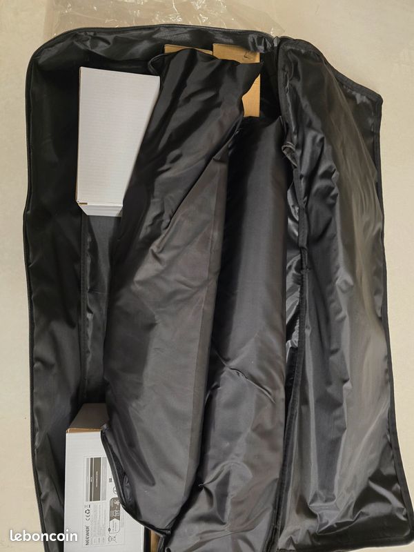 Kit Éclairage Softbox NEEWER 700W Équivalent - 2 Ampoules LED 5700K 60x60cm Avec Parapluie Et Supports Pour Studio Photo Vidéo Portrait