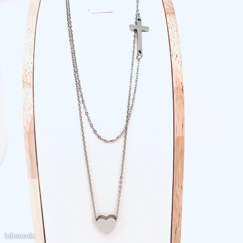 Collier Chrétien Argent Ras de Cou Croix Chrétienne et Coeur, Cadeau pour Elle, Bijou Minimaliste, Cadeau Fête des Mères (image 1)