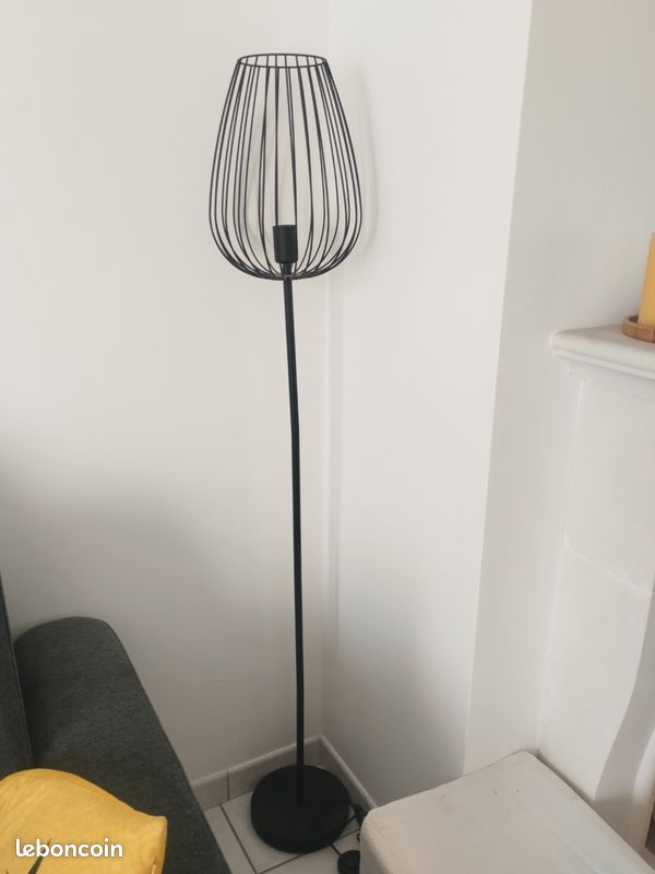 Lampadaire noir (image 1)