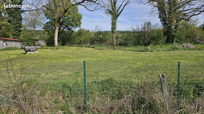 Terrain 1246 m² · à Chapois · 1 246 m² · 55 000 €