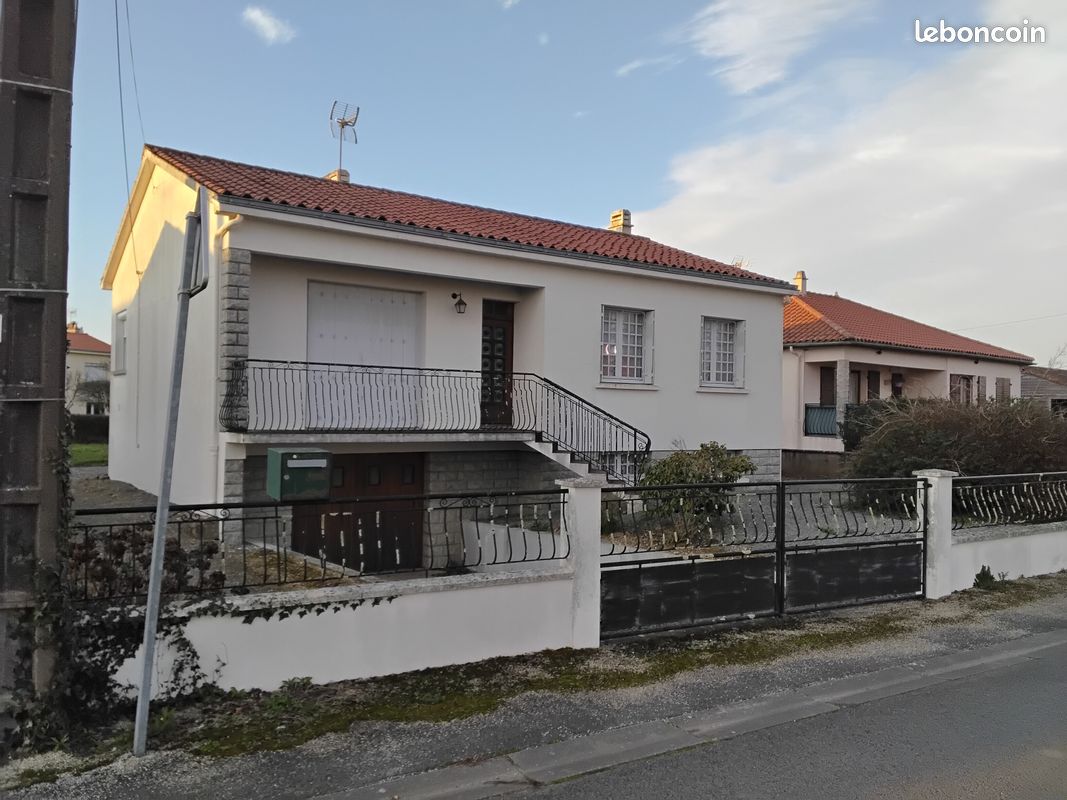 Maison 5 pièces 90 m² · à Saint-Hilaire-des-Loges · 90 m² · 140 000 €