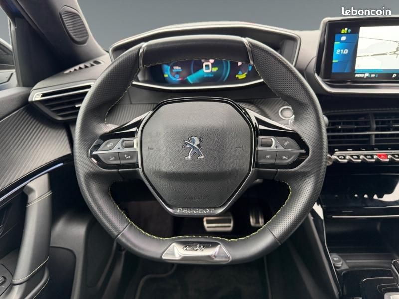 Peugeot 2008 e-2008 136ch GT (image 12)