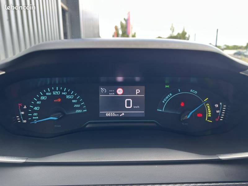 Peugeot 208 1.2 Hybrid 110ch Style e-DCS6 (image 31)