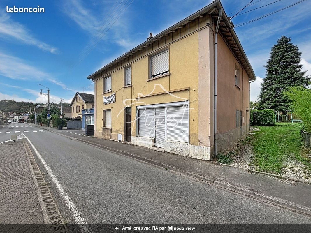 Maison 5 pièces 177 m² · à Sainte-Suzanne · 177 m² · 139 900 €