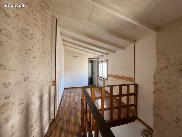 STUDIO DUPLEX A RENOVER 28m2 TONNAY CHARENTE