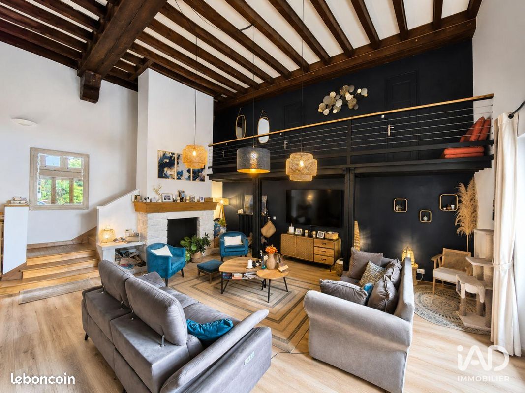 Maison 10 pièces 225 m² · à Le Bourget-du-Lac · 225 m² · 650 000 €