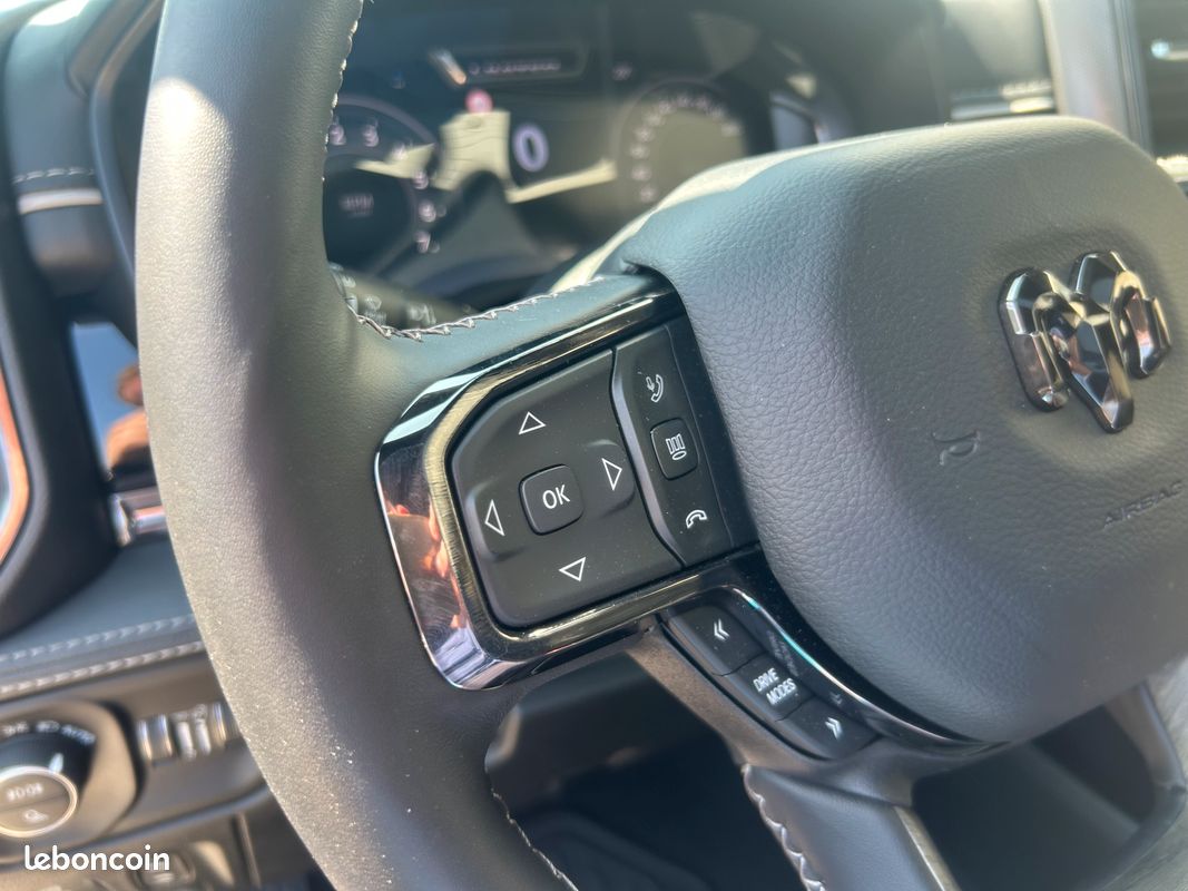 Dodge ram 1500 crew cab 5.7 v8 limited night edition 2026 / Eligible E85 (image 9)