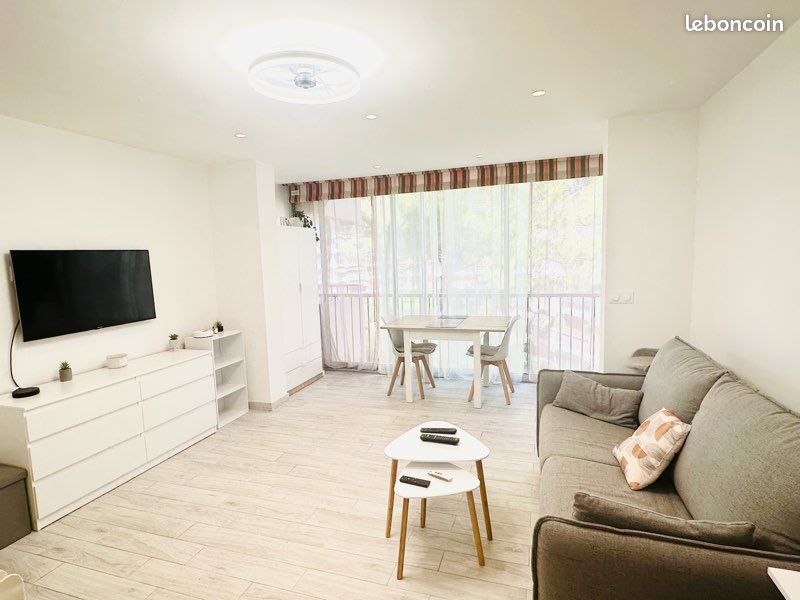 Appartement 1 pièce 24 m² · à Mandelieu-la-Napoule · 24 m² · 570 €