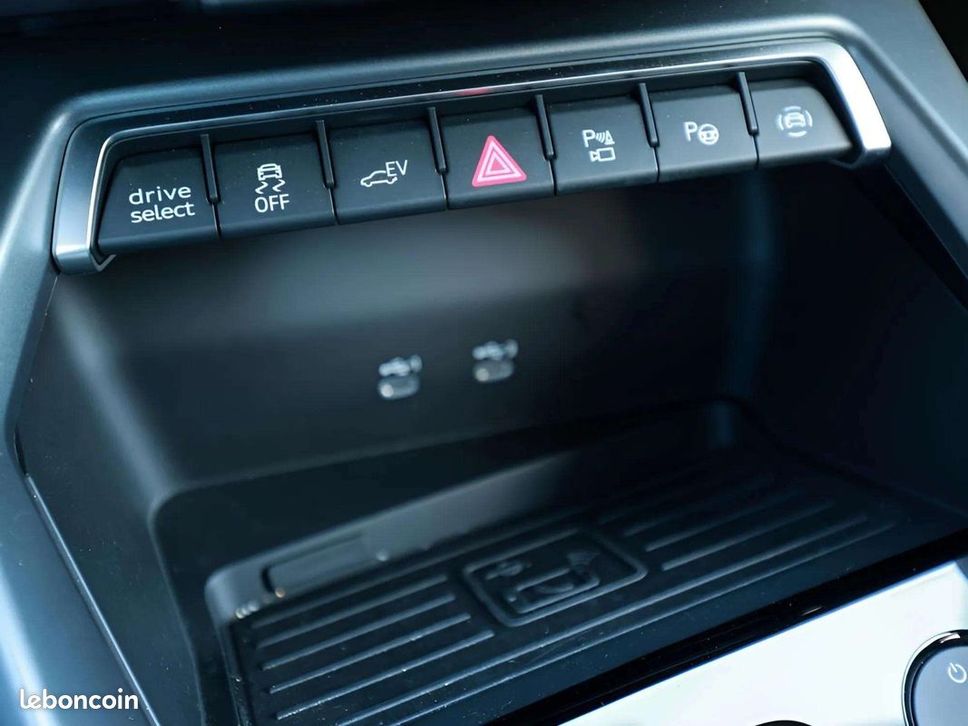 Audi A3 Sportback S line 45 TFSI e S-Tronic 272 ch * ACC * LED * GPS * Caméra de Recul * Sonos * Sièges Chauffants * 18 Pouces (image 21)