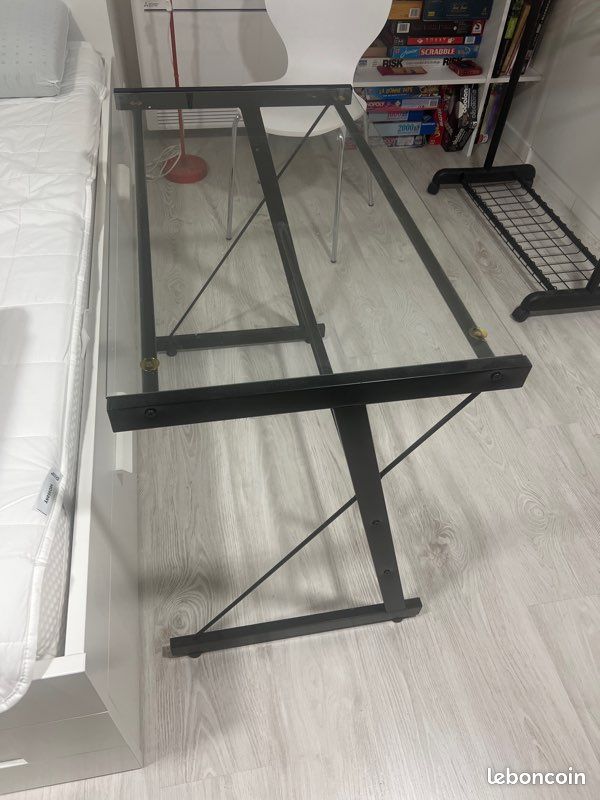 Petit bureau avec plateau verre (image 2)