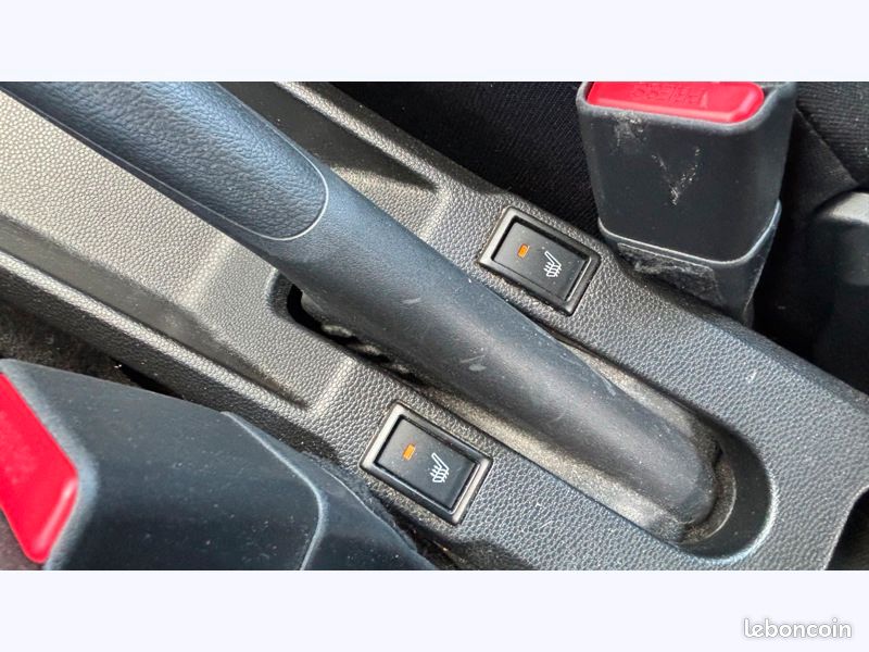 Suzuki Ignis Privilege 1.2 90 ch (image 24)