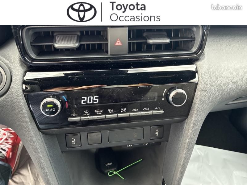 Toyota Yaris Cross 116h Design PACK CARGO MY26 (image 10)