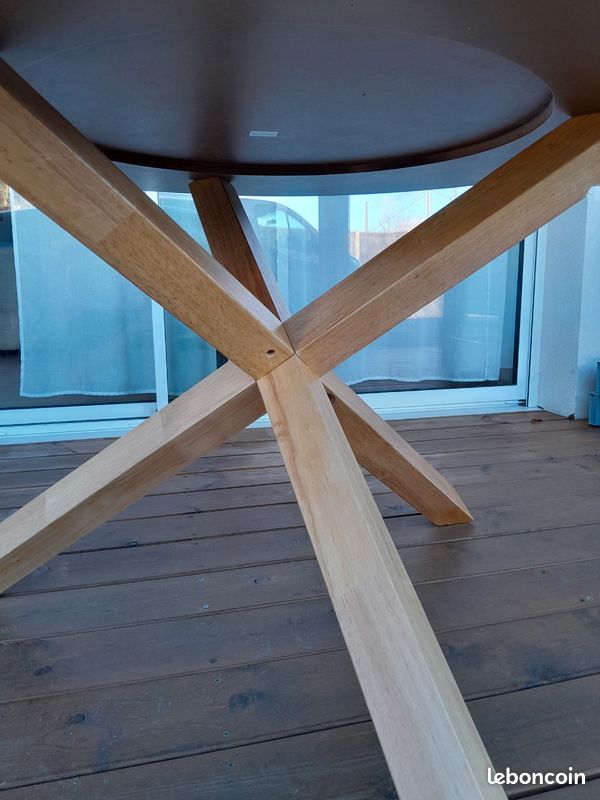 Table ronde en bois diam.120 (image 2)