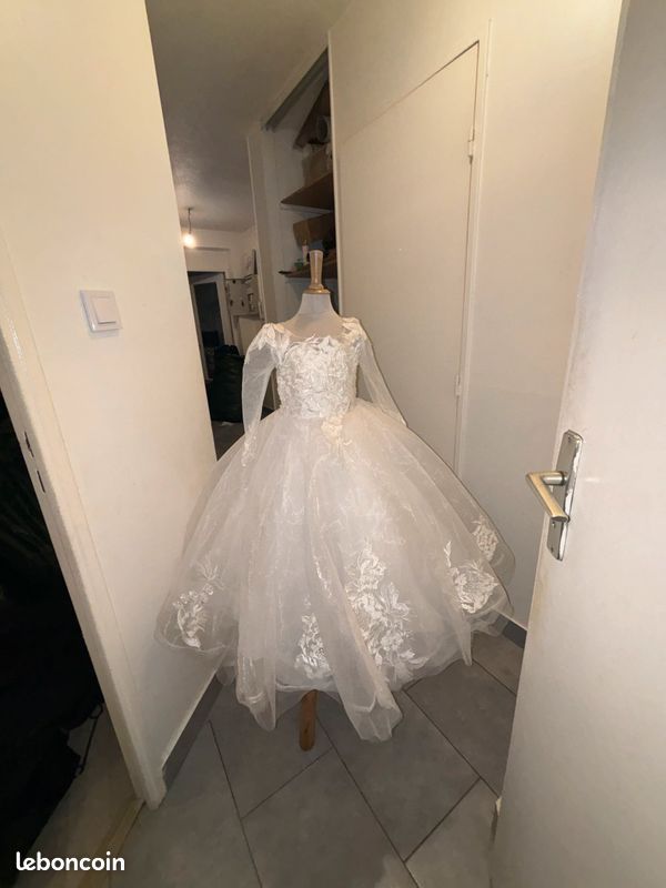 Robe de mariage petite fille (image 2)