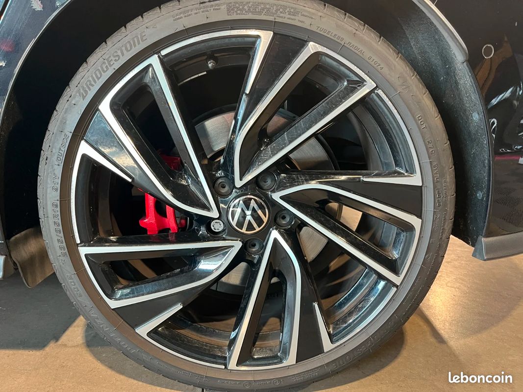 VOLKSWAGEN GOLF 8 GTI 2.0 TSI 245 CH - Pack CUIR / TOIT PANO / SUIVI VW (image 36)