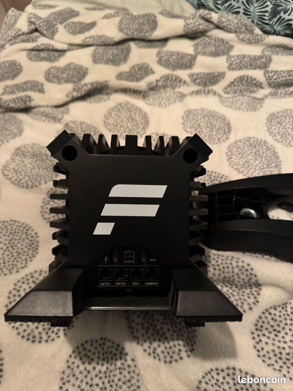 Ensemble FANATEC (volant, pédalier, moteur) (image 4)