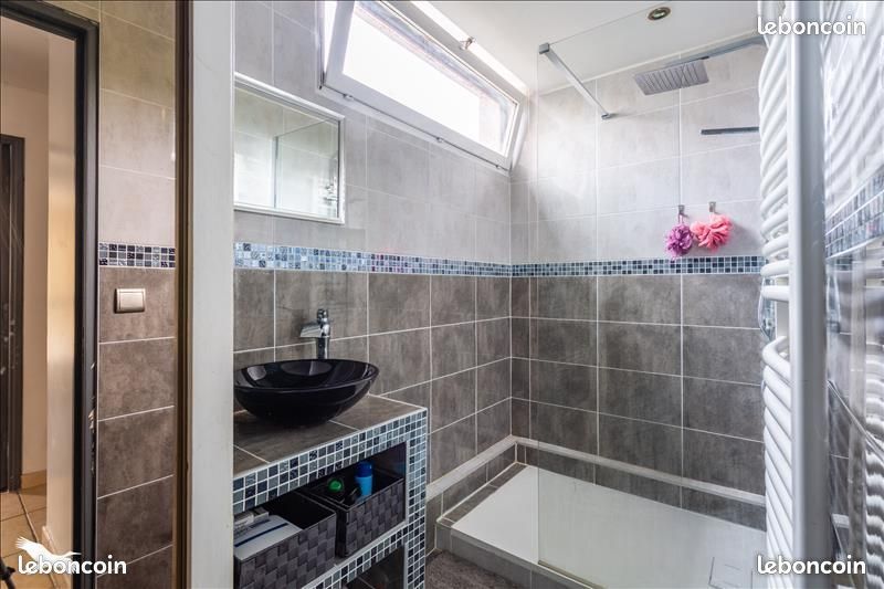 Appartement 3 pièces 58 m² · à Décines-Charpieu · 58 m² · 165 000 €