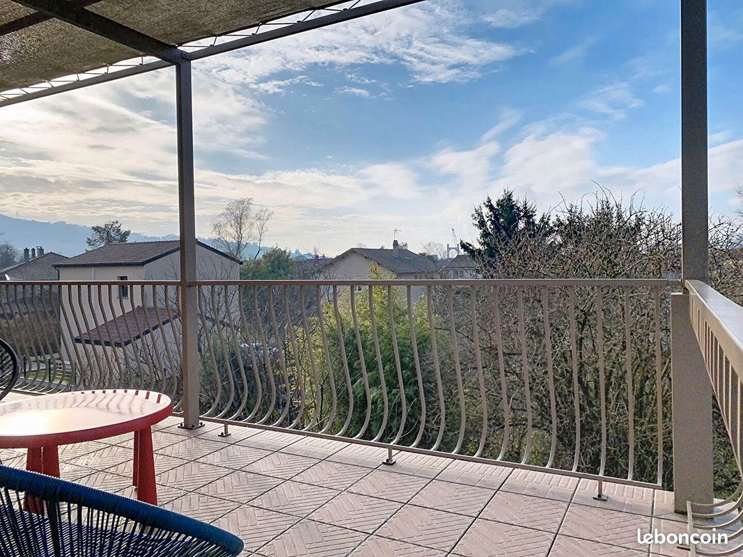Appartement 3 pièces 85 m² · à Condrieu · 85 m² · 250 000 €