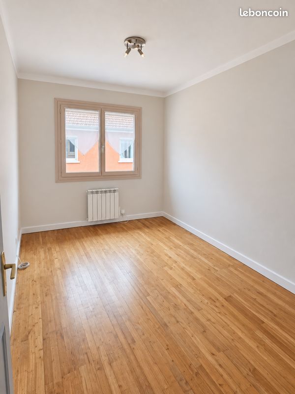 Maison familiale 5 pièces, piscine, terrain 1316 m² – Pusignan beau potentiel (image 6)