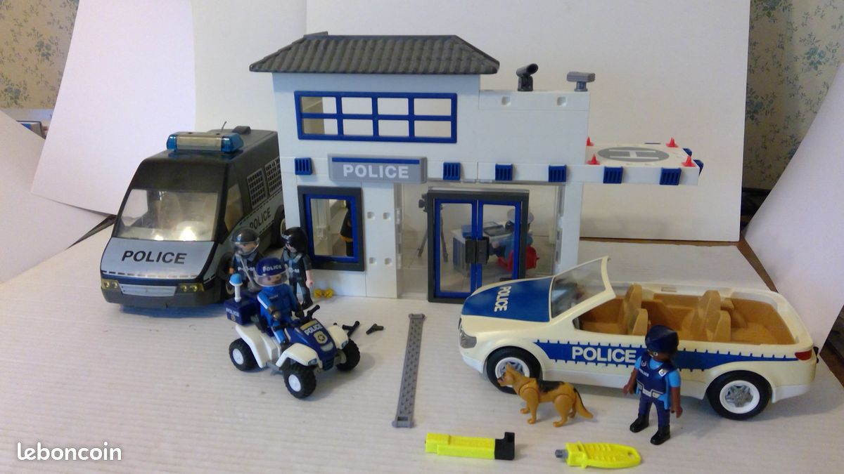 Poste de police Playmobil 9372 et divers véhicules de police (image 5)