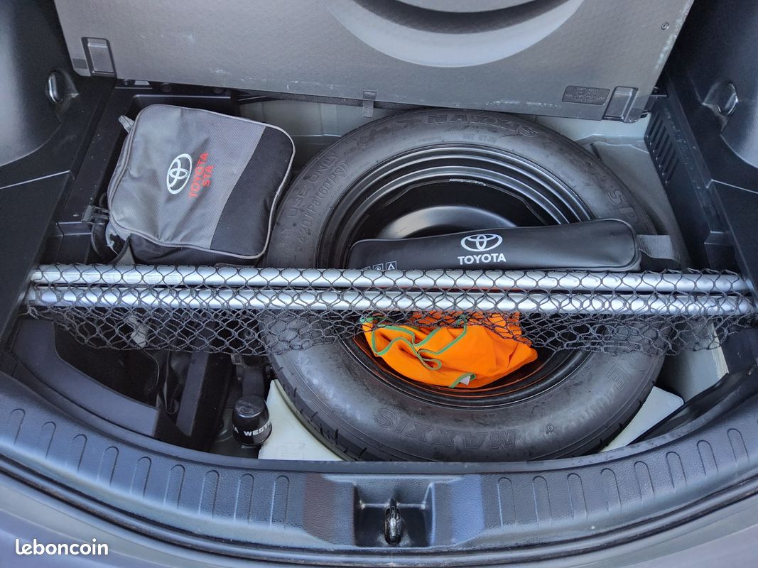 TOYOTA RAV4 150 D-CAT AWD FAP Lounge A (image 21)